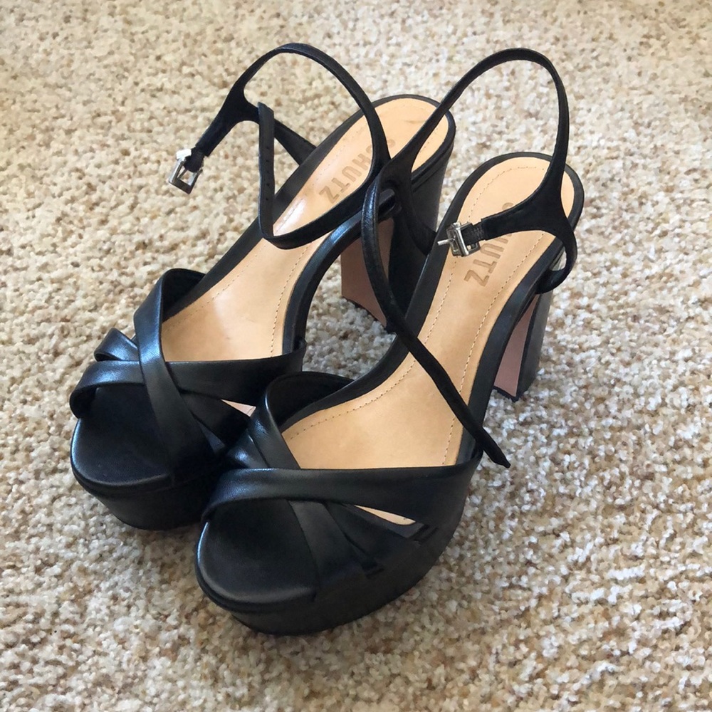 Schutz leather keefa sandal size 6B
